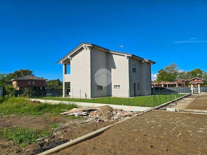 Casa con 5 locali in vendita in Via delle Vigne, Lombardore