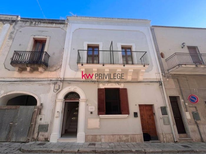Appartamento quadrilocale in vendita in Via Ferdinando Epifanio, Mesagne
