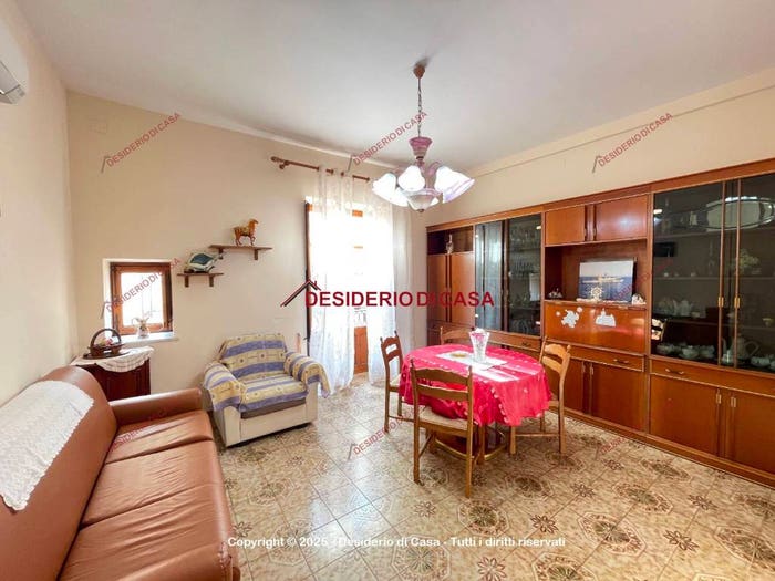 Appartamento trilocale in vendita in Via Vittorio Emanuele, Centro, Cefalù