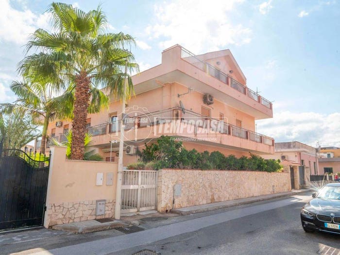 Appartamento trilocale in vendita in Via III PALAZZO TORRE FARO, Torre Faro, Messina
