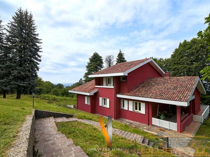 Casa con 6 locali in vendita in Via Alta Collina, Spiazzolo, Montevecchia