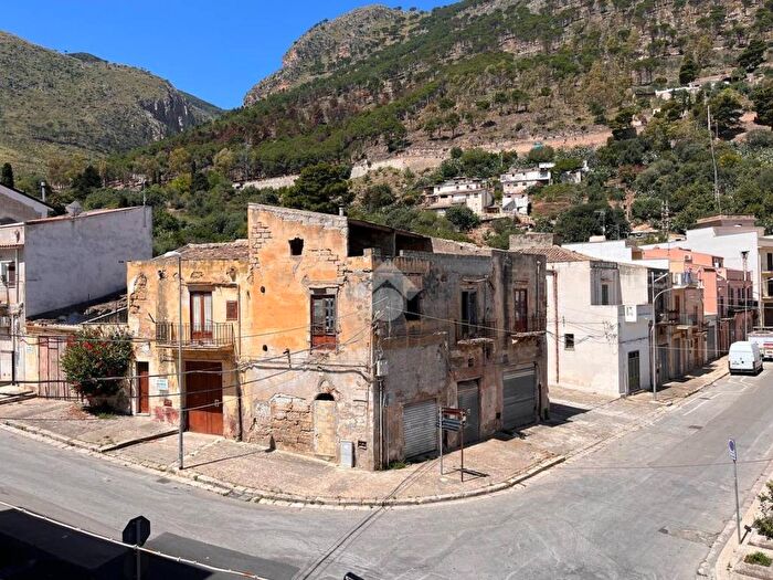 Casa con 6 locali in vendita in Via Castronuovo, Centro, Castellammare del Golfo
