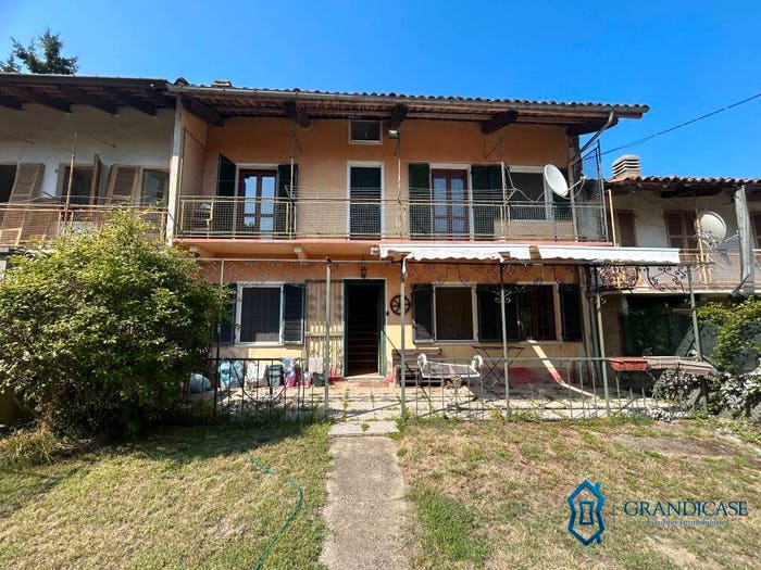 Casa con 6 locali in vendita in Via Felice Nazzaro, Centro, Monteu da Po