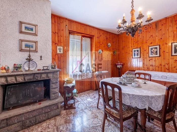 Appartamento quadrilocale in vendita in Piazza Fratelli Cervi, Abbadia San Salvatore