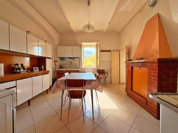 Casa con 5 locali in vendita in VIA ROMA, Nocera Umbra