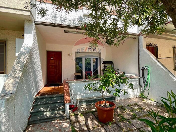 Casa con 5 locali in vendita in Via Galilei, Viareggio