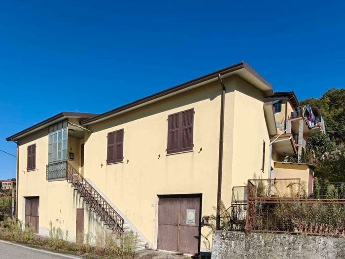Casa con 6 locali in vendita in Via Villa di Panicale, Licciana Nardi
