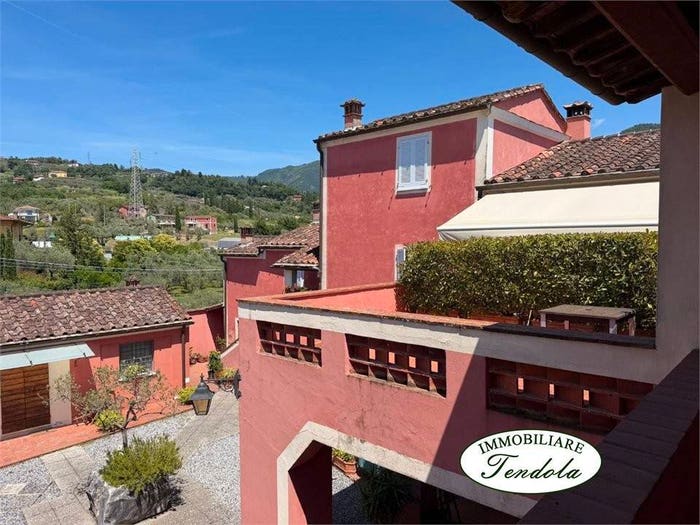 Appartamento trilocale in vendita in Caniparola, Fosdinovo