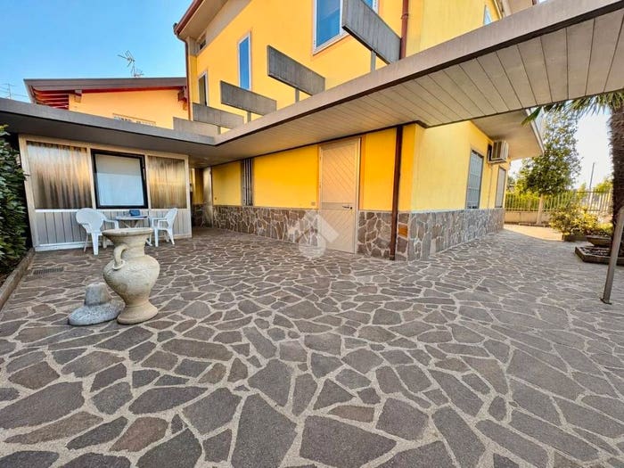 Casa con 5 locali in vendita in Viale Papa Giovanni XXIII, Palosco