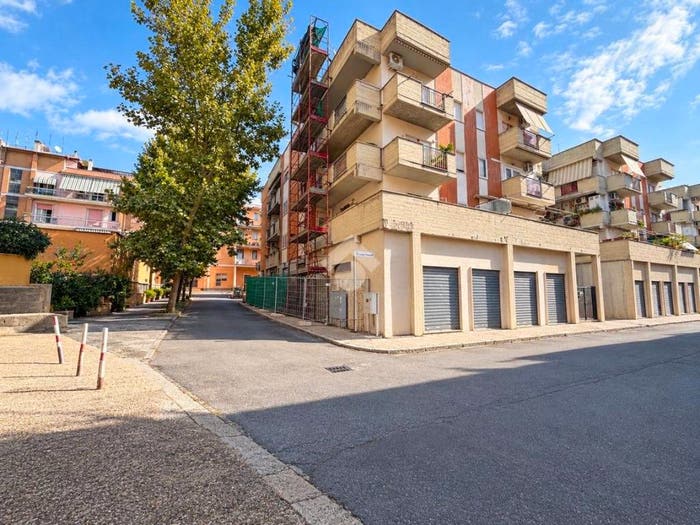 Appartamento trilocale in vendita in Via Luigi Einaudi, Centro, Genzano di Roma