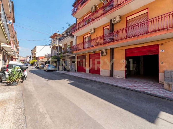 Appartamento quadrilocale in vendita in Via dei Sanguinelli, Librino Zia Lisa, Catania