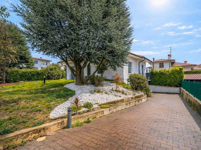 Casa quadrilocale in vendita in via Segrino, Centro, Camparada