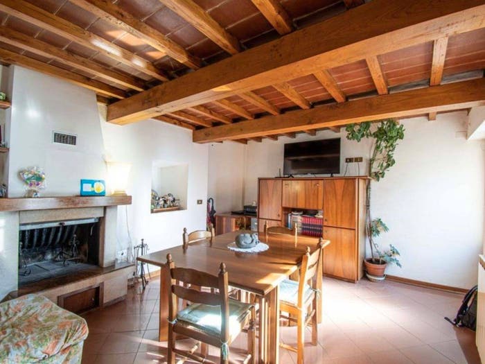 Casa con 6 locali in vendita in Via del Castello, Bucine