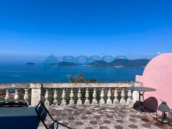Casa con 6 locali in vendita in La Serra, La Serra Tellaro, Lerici