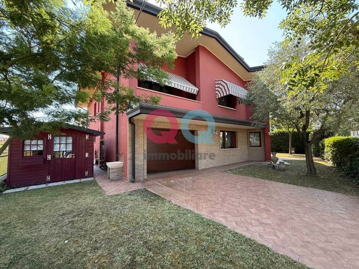 Casa con 6 locali in vendita in Cassi, Centro, Latisana
