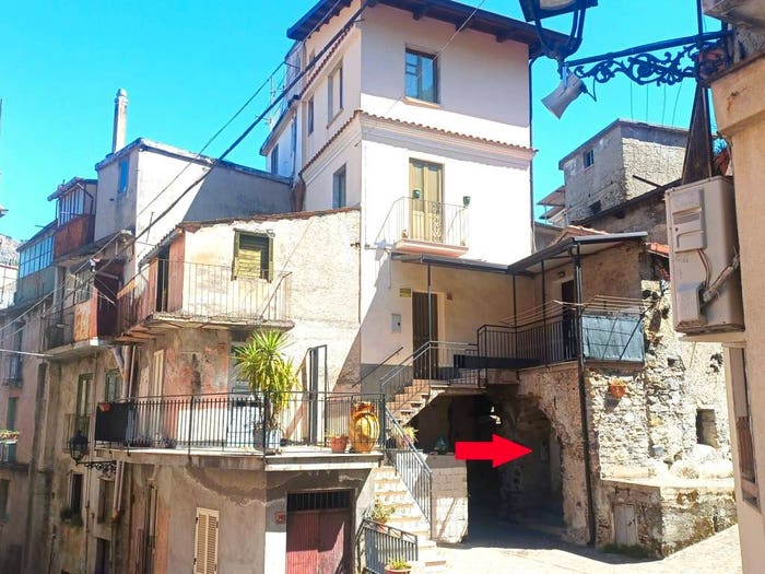 Appartamento quadrilocale in vendita in Via Margherita, Bivongi
