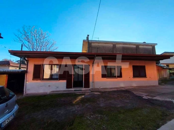 Casa con 5 locali in vendita in vicolo baccoli, Caravate