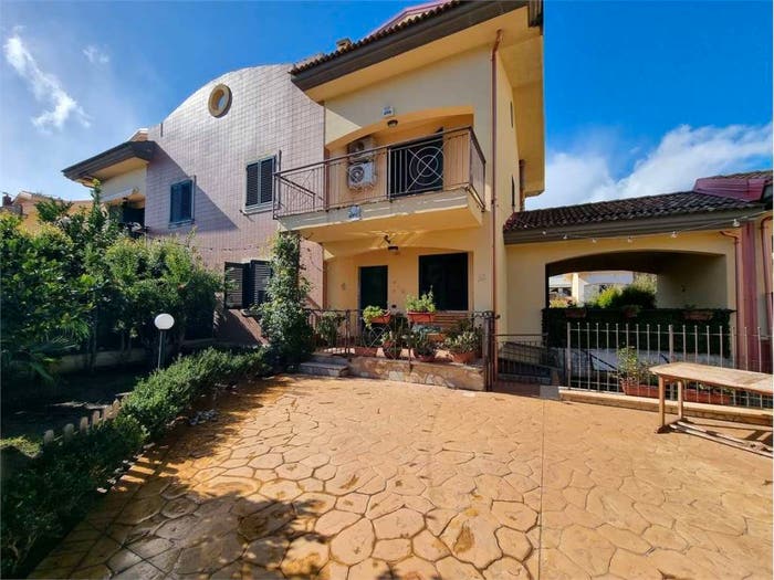 Casa con 6 locali in vendita in VIA GIUSEPPE DI TARDO, Fortuna Corvo, Catanzaro