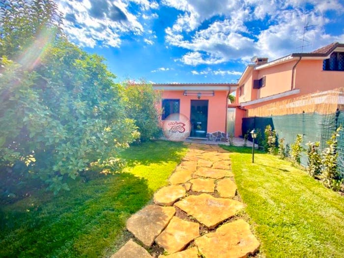 Casa trilocale in vendita in Circonvallazione Mare Australe, Banditella, Ardea