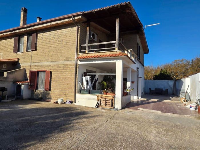Casa con 5 locali in vendita in Via Pedavena, Dragona, Roma