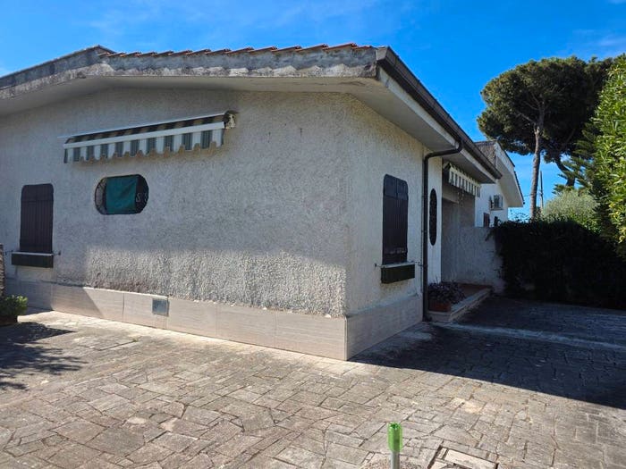 Casa trilocale in vendita in Viale Corona Boreale, Colle Romito, Ardea