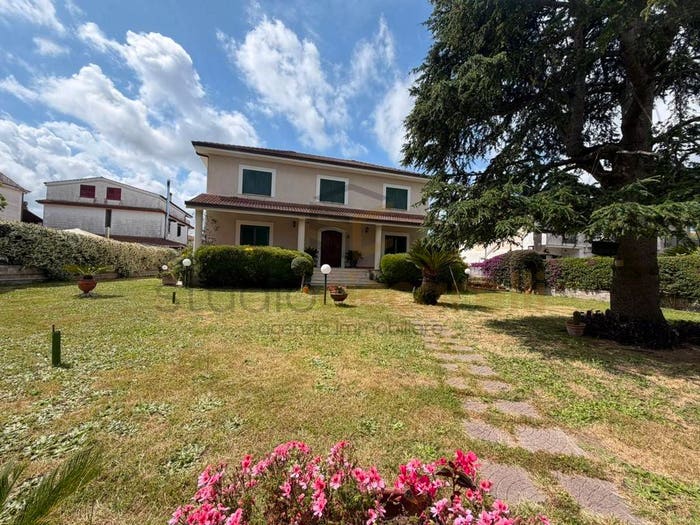 Casa con 6 locali in vendita in Via Vicinale Masseria Vecchia, Licola Paese, Giugliano in Campania