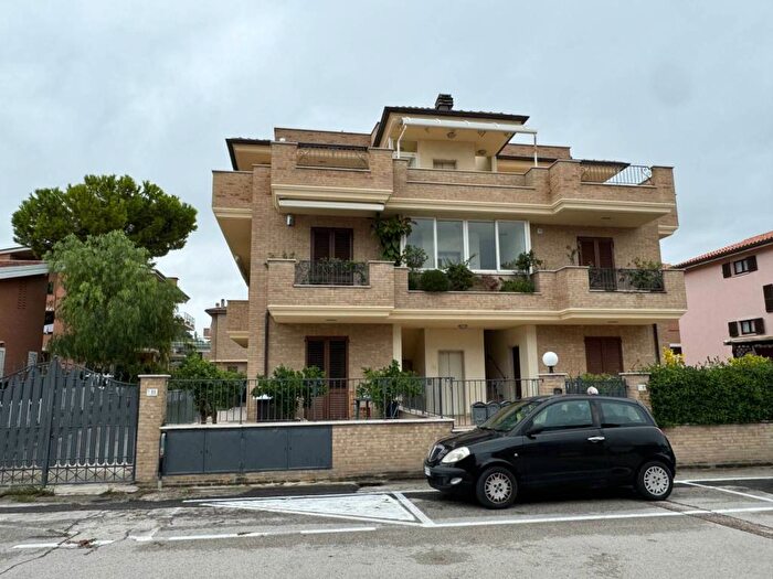 Appartamento quadrilocale in vendita in Viale Del Progesso, Marina Palmense, Fermo