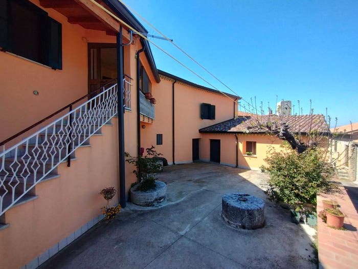 Casa trilocale in vendita in Via Capo del Colle, Colle San Magno