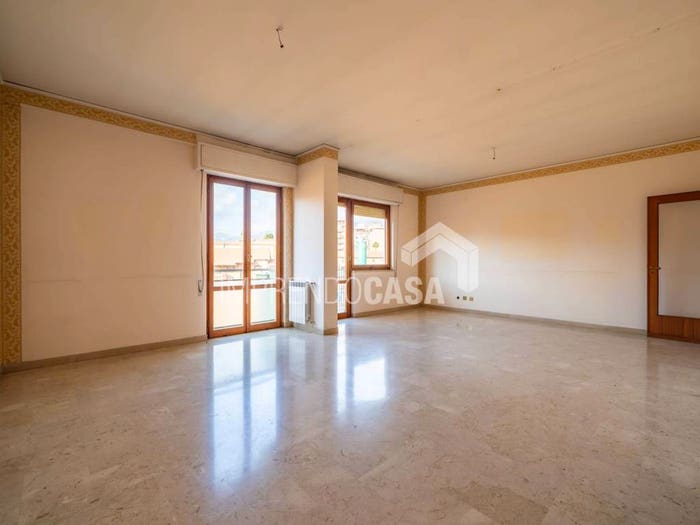 Appartamento con 5 locali in vendita in Via Cantiere Finocchiaro, Politeama Ruggiero Settimo, Palermo