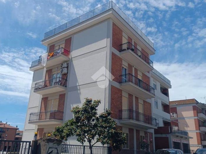 Appartamento trilocale in vendita in Via Santa Felicissima, Centro, Civita Castellana