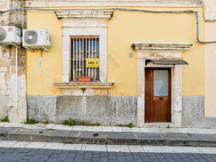 Casa trilocale in vendita in Via Giuseppe Garibaldi, Centro, Noto