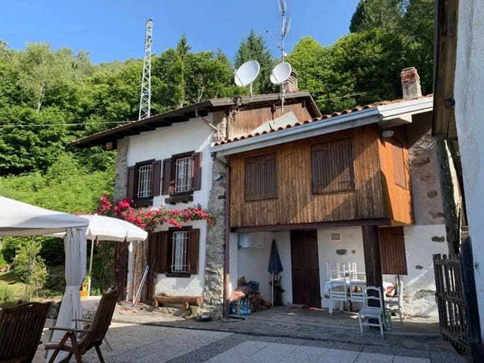 Casa quadrilocale in vendita in Via Piane, Coggiola