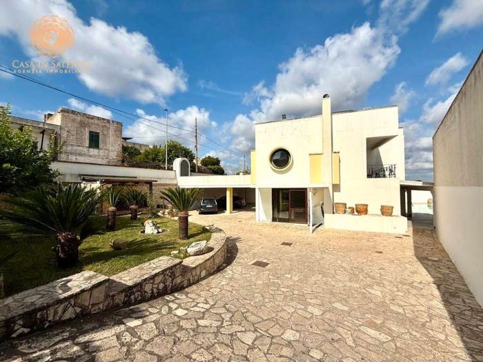 Casa con 6 locali in vendita in Via Fosso Muraglie, Centro, Alessano