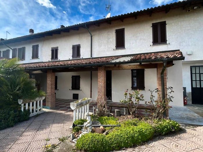 Casa con 6 locali in vendita in Frazione Quassolo, Vigliano d'Asti
