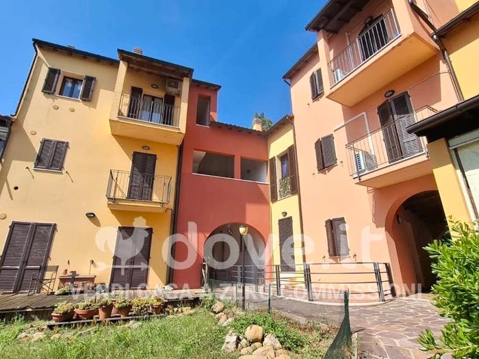 Appartamento trilocale in vendita in Via Panoramica, Mombaroccio
