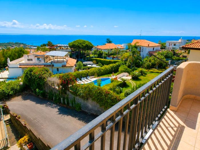 Casa con 6 locali in vendita in Via Vampolieri, Aci Trezza, Aci Castello