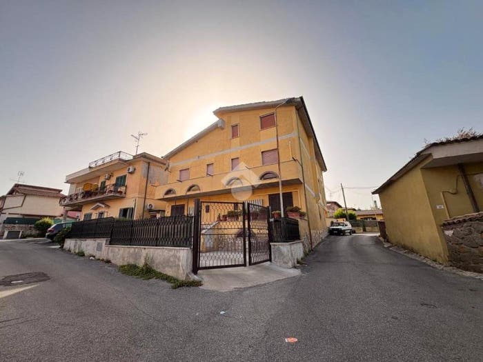 Appartamento monolocale in vendita in Via Annibaldi Riccardello, Centro, Lariano