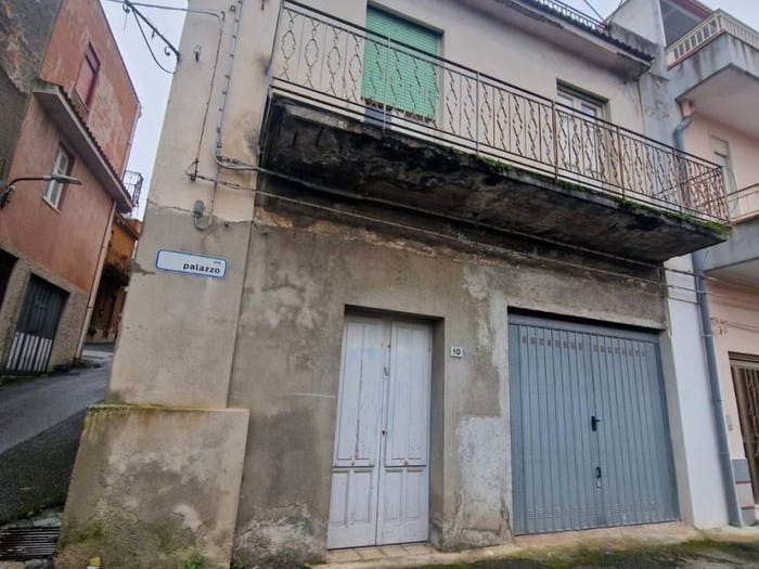 Appartamento trilocale in vendita in Via Palazzo, Gualtieri Sicaminò