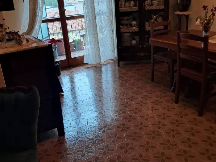 Appartamento quadrilocale in vendita in Via Tevere, Locri