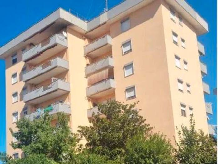 Appartamento con 6 locali in vendita in Via Giustiniano, Centro, Aprilia