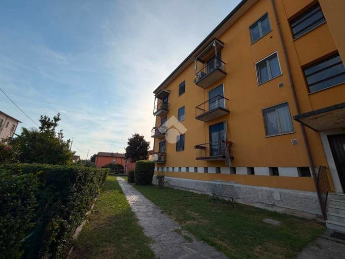 Appartamento trilocale in vendita in Via Giacomo Matteotti, Casorate Primo