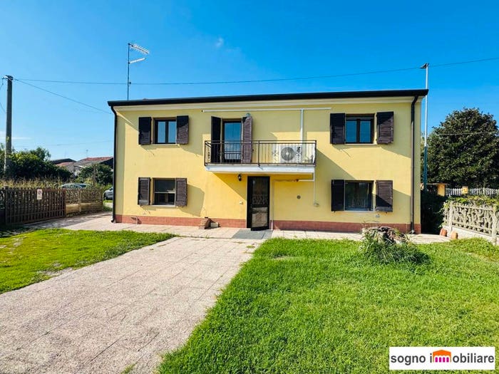 Casa trilocale in vendita in Via Pier Domenico Frattini, Centro, Legnago