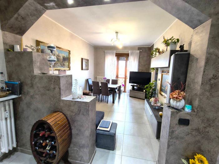 Appartamento trilocale in vendita in Via Savigliani, Centro, Airasca