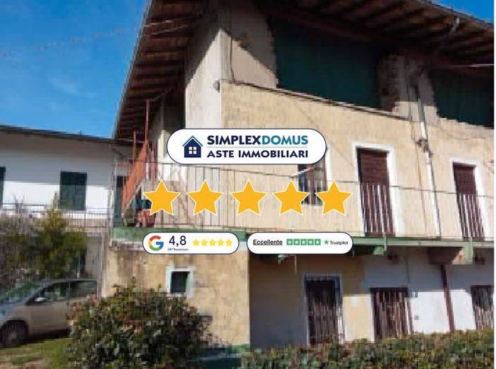 Appartamento con 5 locali in vendita in Via Vittorio Veneto, Travedona Monate, TravedonaMonate