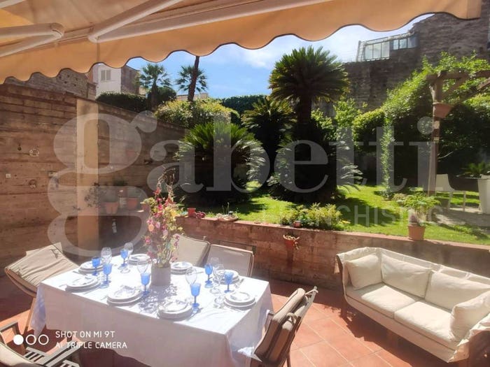 Casa con 6 locali in vendita in Via Roma, Aversa