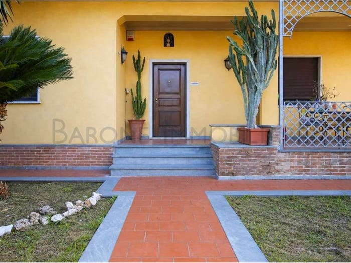 Casa con 6 locali in vendita in via campo d'appio, Avenza, Carrara