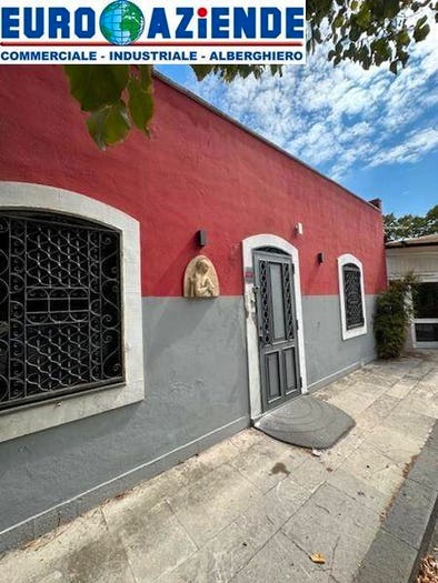 Casa con 6 locali in vendita in Via Etnea, Centro, Mascalucia