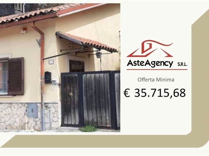 Appartamento con 6 locali in vendita in Via Roma, Centro, Capistrello