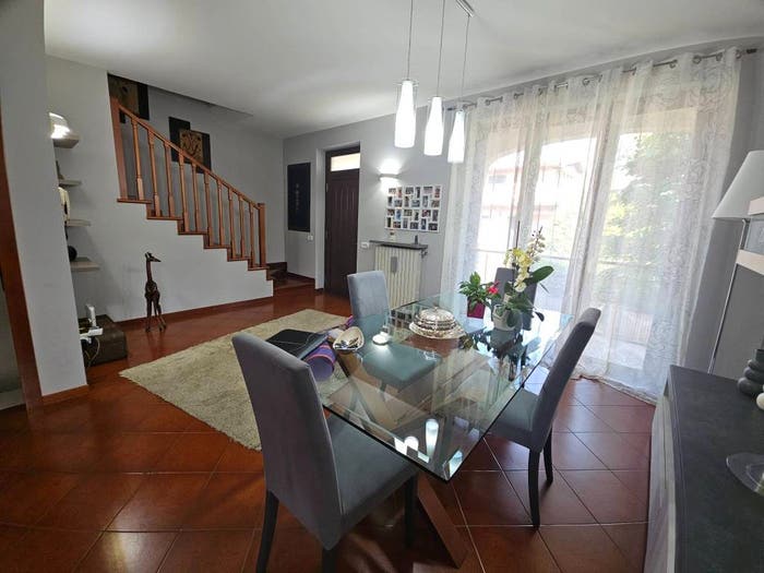 Casa quadrilocale in vendita in Via Roma, Oltrona di San Mamette