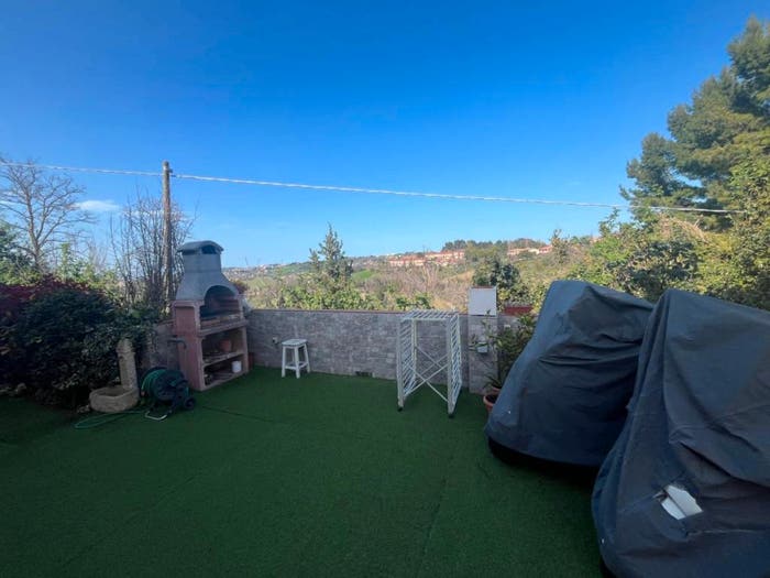 Casa con 6 locali in vendita in Strada Frazione Varano, Varano, Ancona